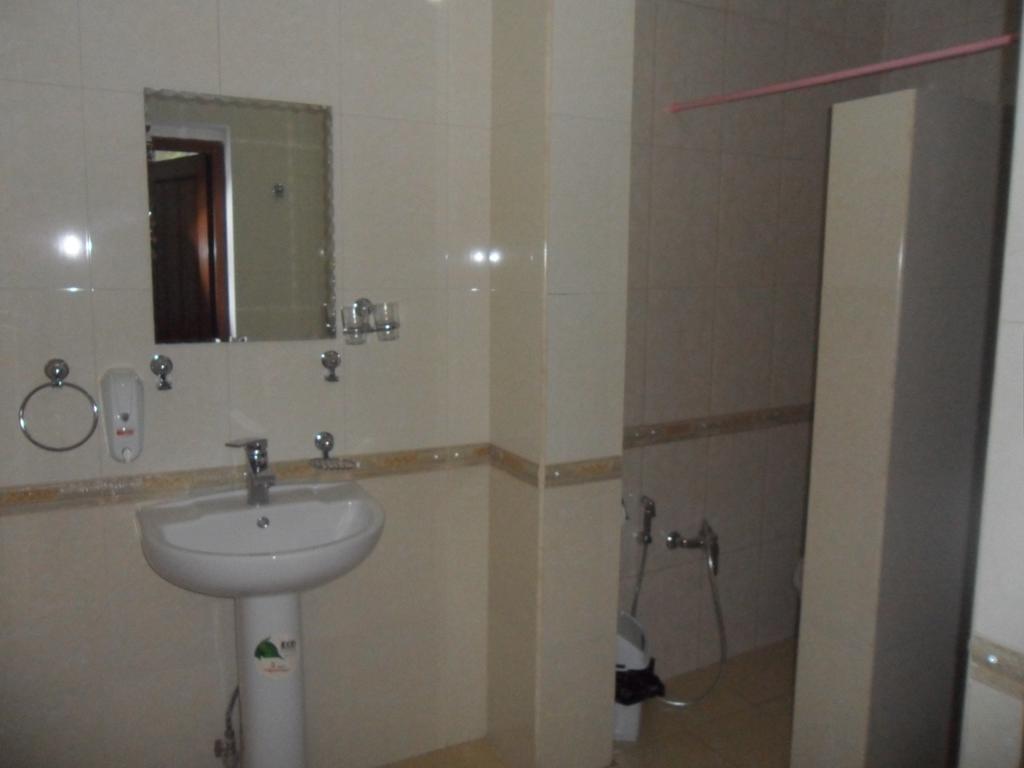 Kuze Hostel Almaty Luaran gambar